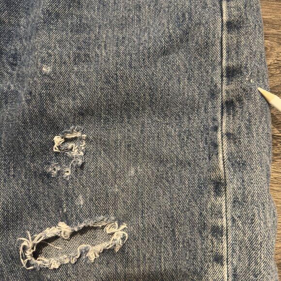 Levis 501 Jeans Mens 34 X 30 Blue Denim Distressed Button Fly Medium Wash - Picture 10 of 11